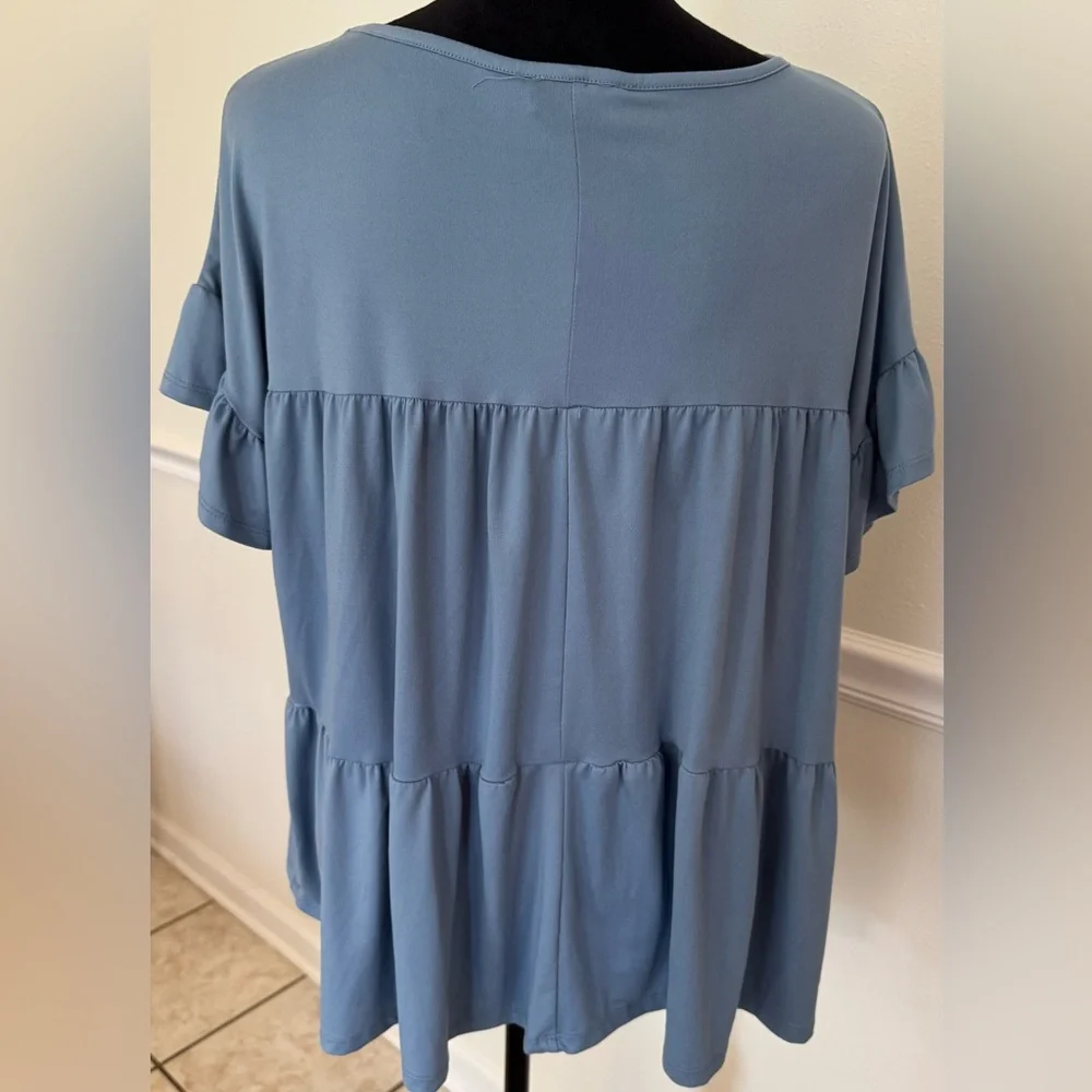 Ninexis Dusty Blue Tiered Ruffle Sleeve Top – Size Small